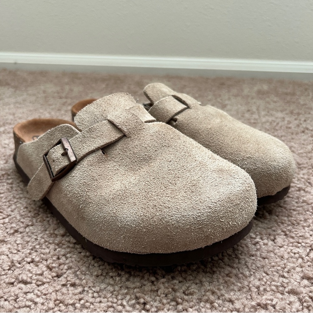 Birkenstock Boston Suede Soft Footbed Clogs in Taupe Size 38